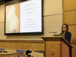 prof agnieszka koscianska presenting with co author prof agata ignaciuk joining online